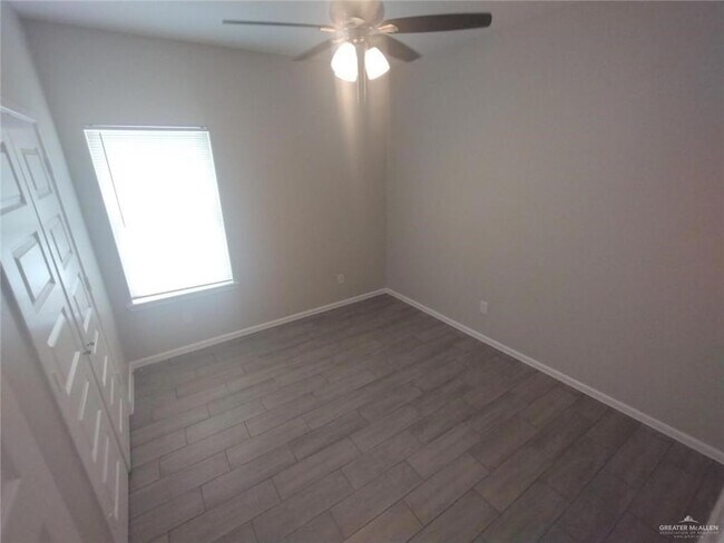 Building Photo - 1505 Shavano Dr
