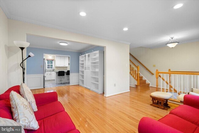 Building Photo - 2048 Pieris Ct