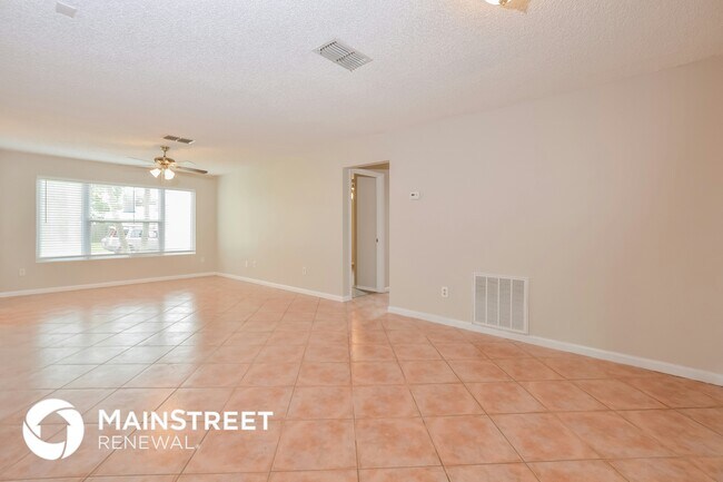 Foto del edificio - 7355 Darien Rd