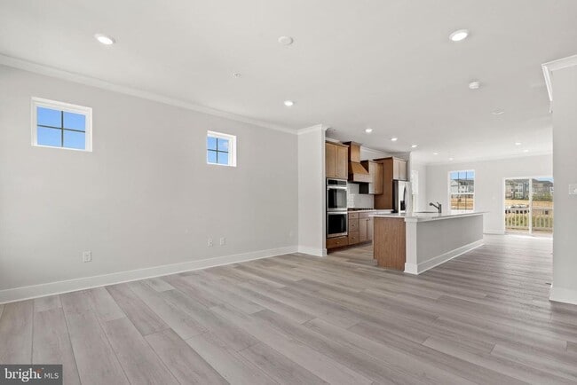 Foto del edificio - 7754 Meander Ct S