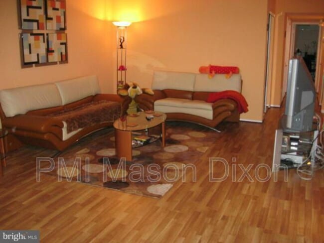 Foto del edificio - 5681 Harpers Farm Rd