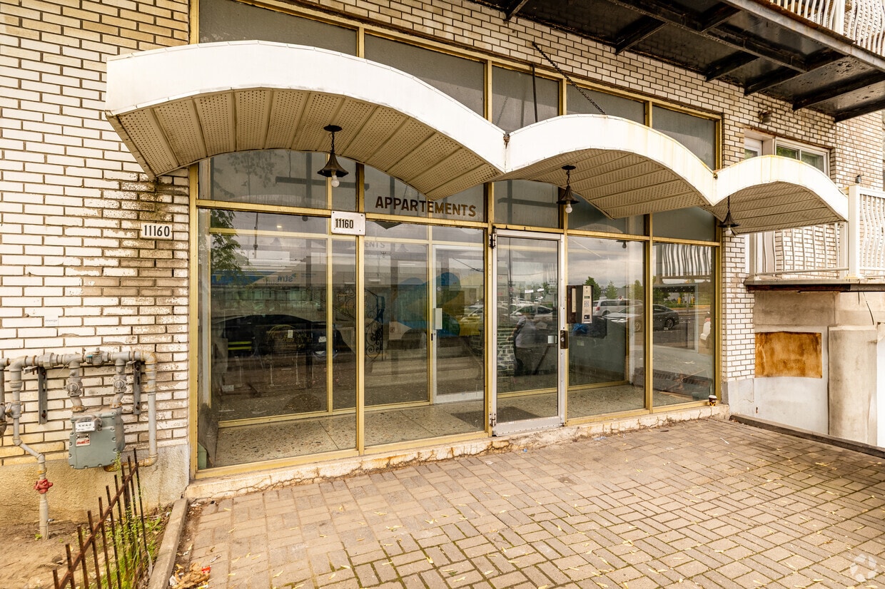 Building Photo - 11160 Boul Lacordaire