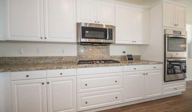 Foto del edificio - Beautiful 3-Bedroom, 2.5-Bathroom Home for...