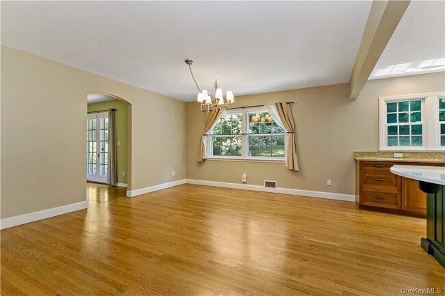 Foto del edificio - 46 Hemlock Dr