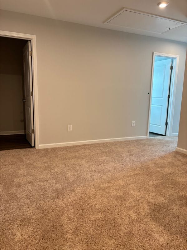 Building Photo - 487 Crown Dr