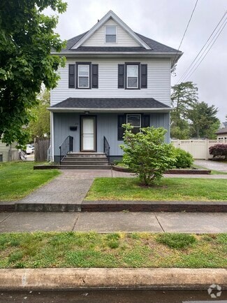 Building Photo - 221 Dickinson Rd