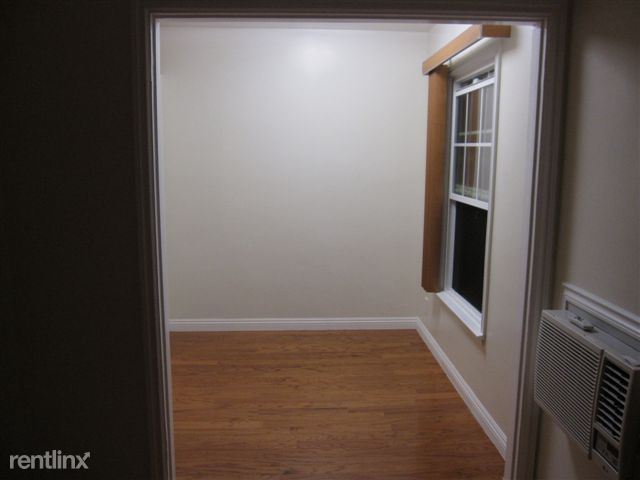 Building Photo - 1021 N Doheny Dr