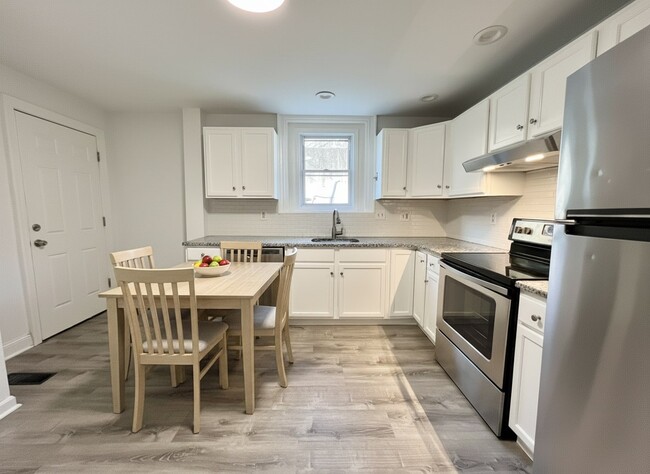 Building Photo - 358 E Hector St