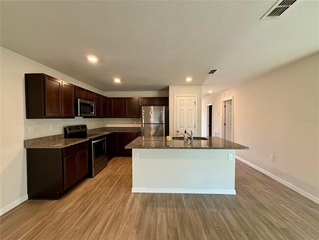 Foto del edificio - 14 Serene Pl