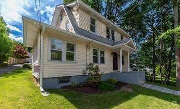Building Photo - 17 S Airmont Rd