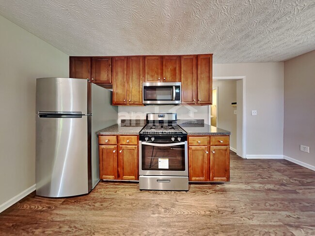 Foto del edificio - 5165 Saint Claire Pl