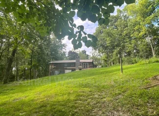 Foto del edificio - 1334 Five Acres