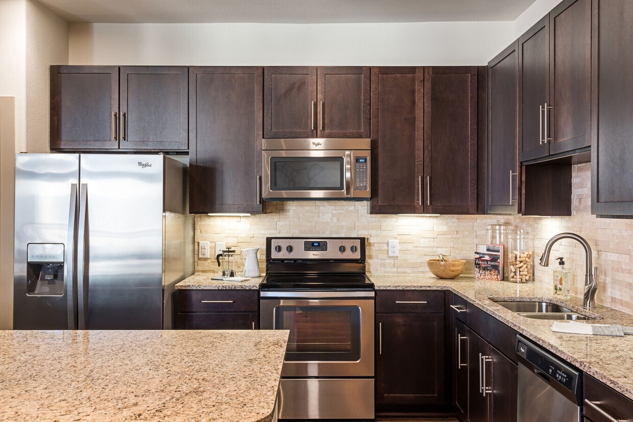 Primary Photo - Only $1,314 - MIDTOWN Downtown!!