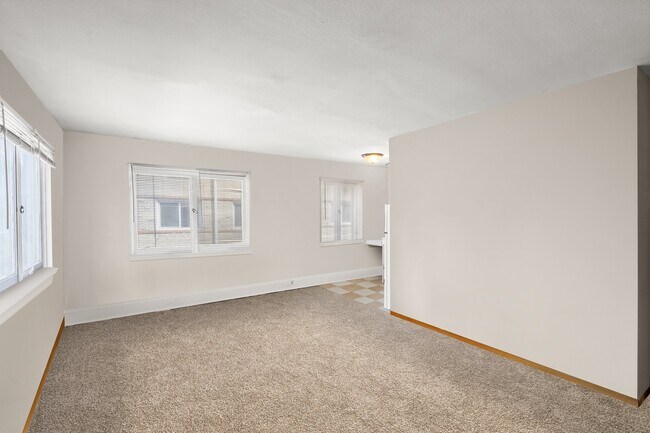 Foto del edificio - 3615 Grand Ave S