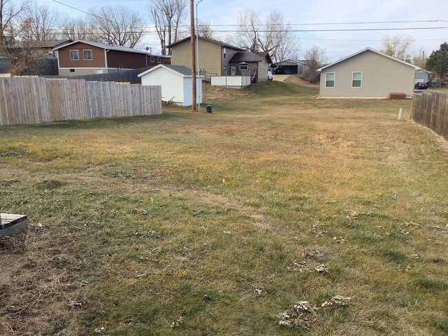 Building Photo - 3 bed, 2 bath Single Family Home