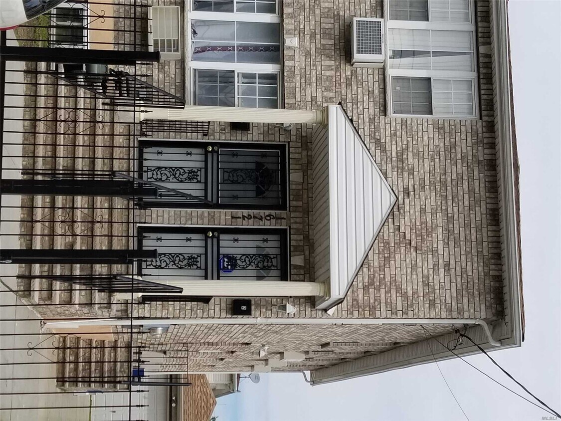 Building Photo - 167-27-167145 145th Dr