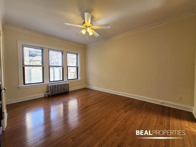 Foto del edificio - 0 bedroom in CHICAGO IL 60640