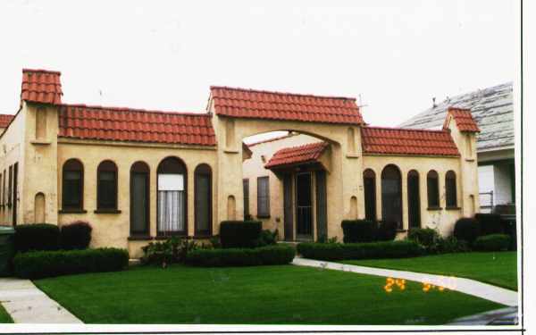 Building Photo - 540 W 49th St