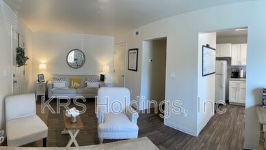 Building Photo - 1121 Stainback St