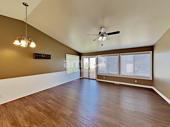 Foto del edificio - 2216 S 2685 W