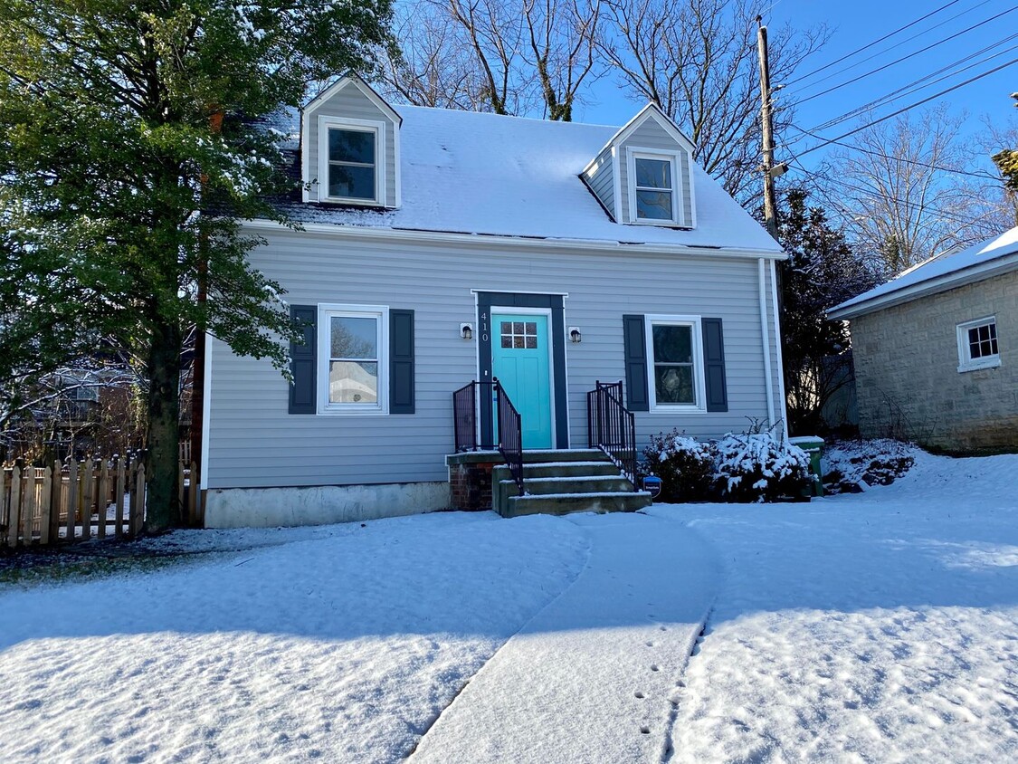 Primary Photo - Beautifully Renovated 3-Bed/3-Bath Westgat...