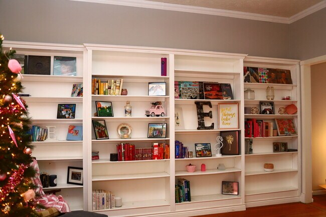Foto del edificio - 1122 Goss Ave