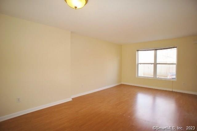 Building Photo - 16 Oakwood Ave