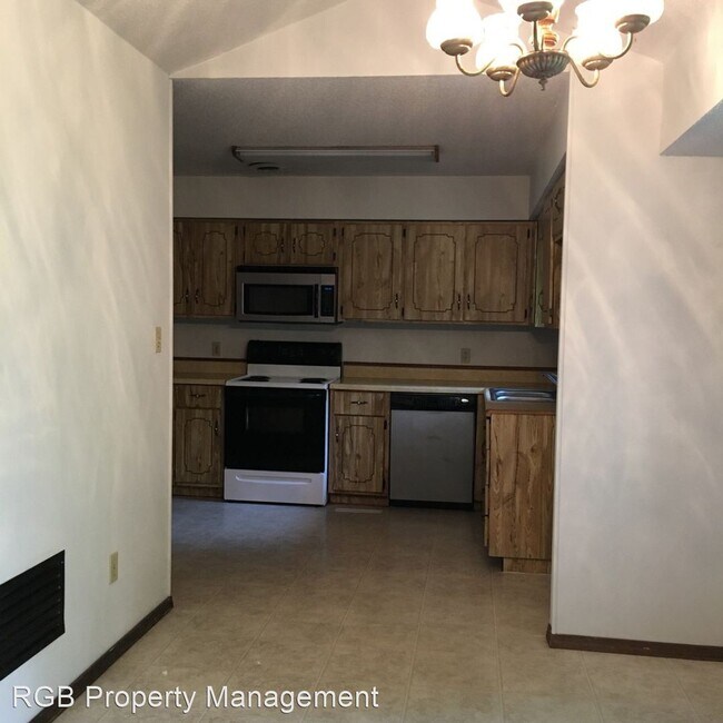 Building Photo - 3 br, 2 bath House - 3050 E. Greeley St.