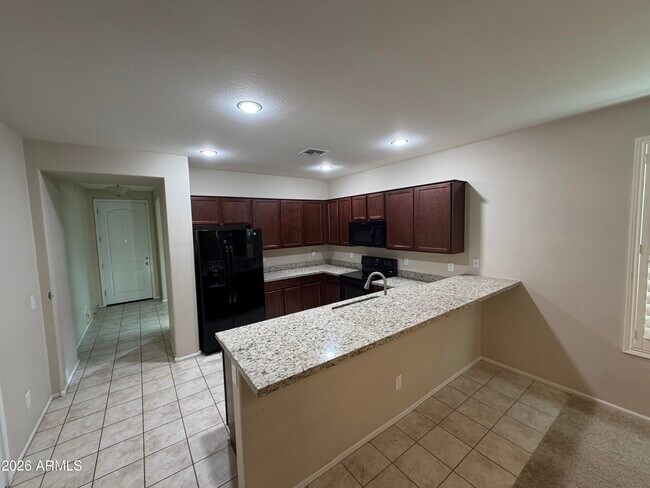 Foto del edificio - 10320 W Yuma St