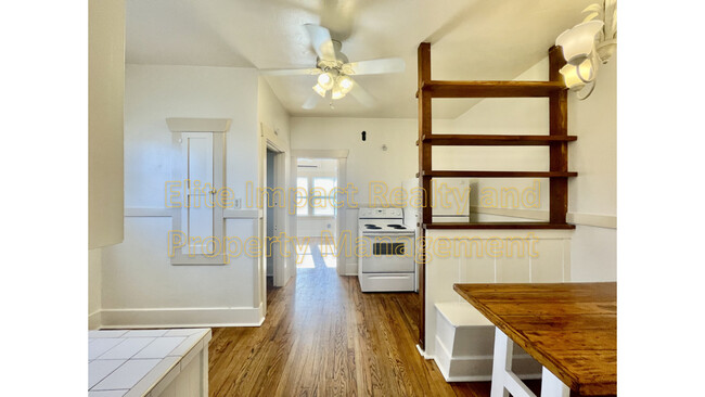 Building Photo - 1301 N Park Ave