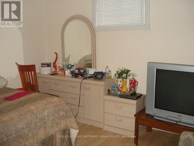 Photo du bâtiment - 114 Kennard Ave