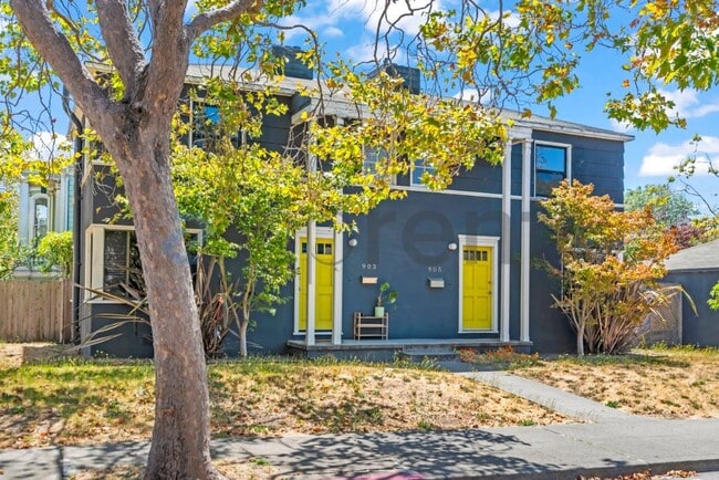 Building Photo - Unit 905