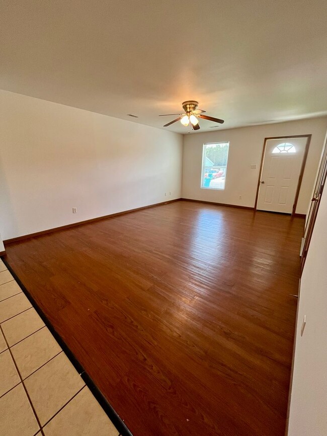 Building Photo - All Inclusive Duplex | 3 Bed | 2 Bath