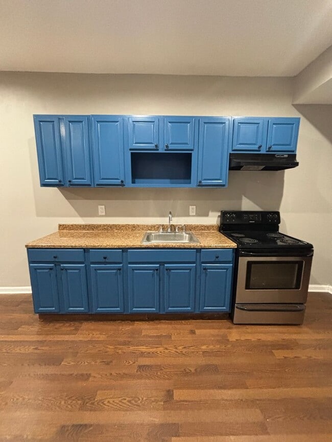 Building Photo - Beautiful renovated house in North Philade...
