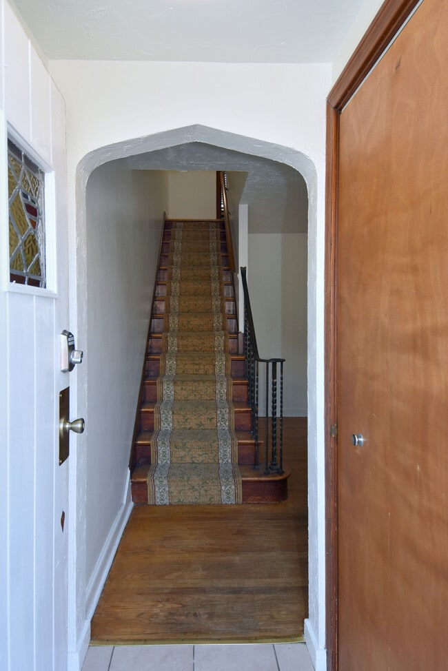 121 Owendale Ave, Brentwood, PA 15227 Townhome Rentals in Brentwood