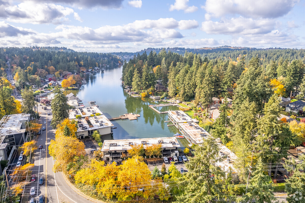 Aerial Photo - Villas on Lake Oswego