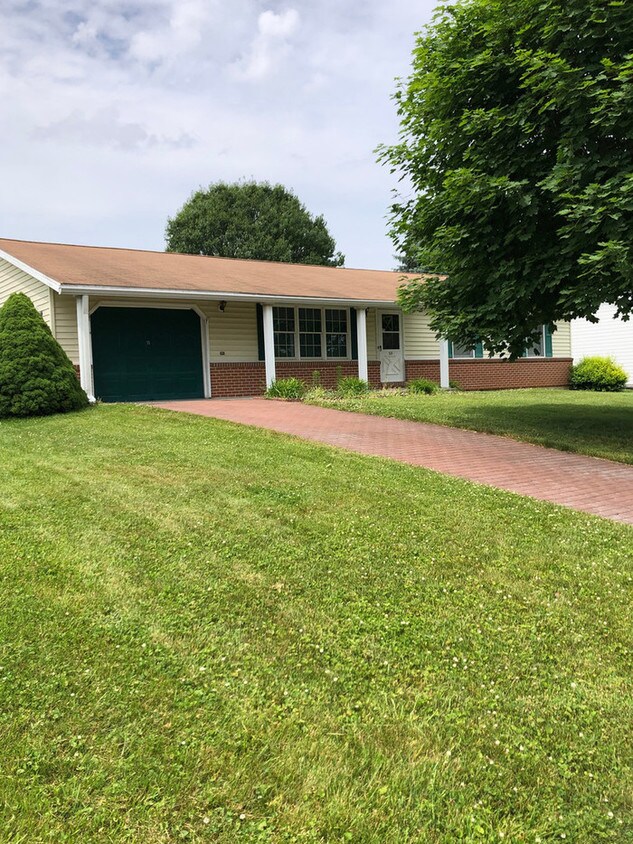 Primary Photo - 55 Cardinal Dr