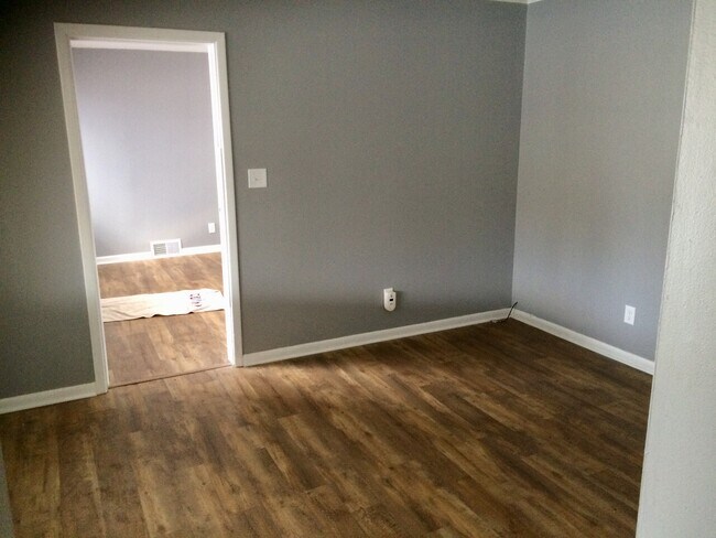 Building Photo - 1731 Apt B