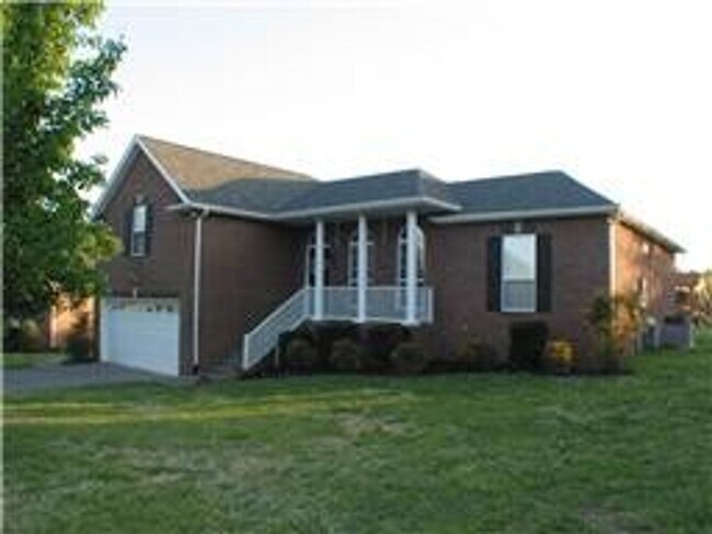 Building Photo - For Lease - 3 Bed, 2 Bath, 1850 Sqft, 0.33 acre lot