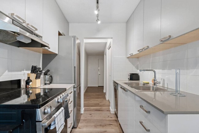 Photo du bâtiment - 254 E 12th Ave