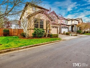 Building Photo - 175 NE 61st Terrace