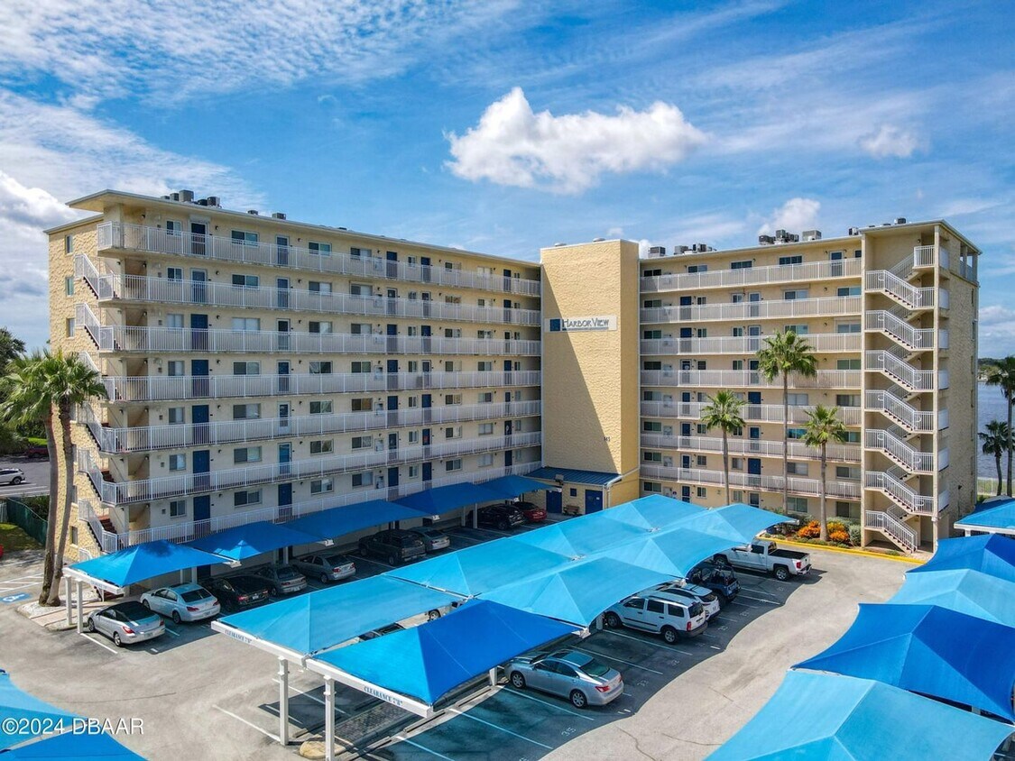 Foto principal - 2 bedroom 2 bath condo with spectacular views