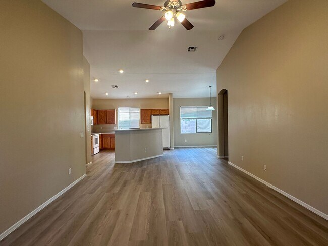 Building Photo - POWER RANCH SINGLE LEVEL 4 BEDROOM HOME WI...