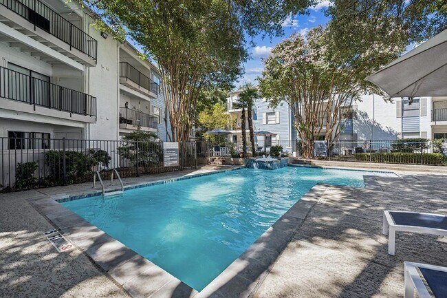 Foto del edificio - 9024 Northgate Blvd