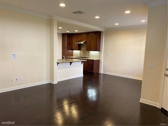 Building Photo - 3 br, 3.5 bath Condo - 978 Arcadia Ave Apt B