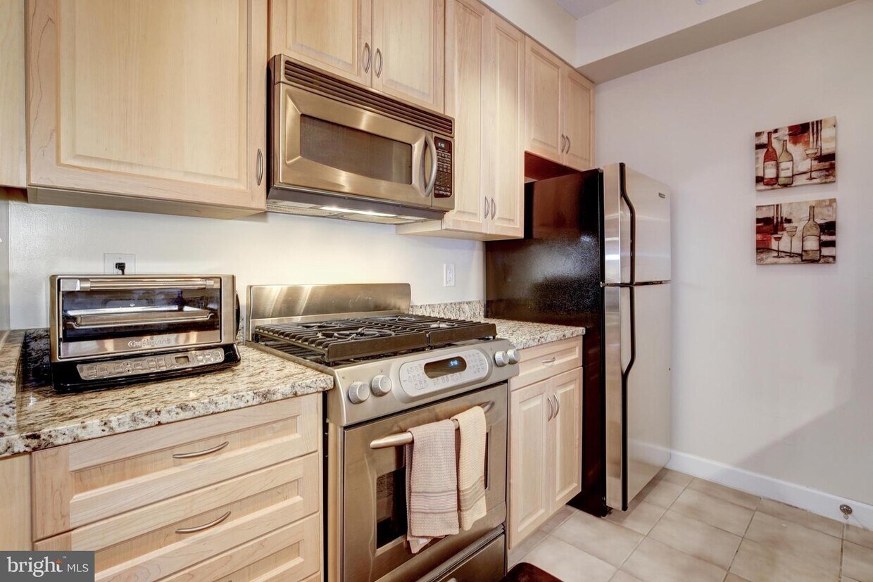 Primary Photo - 1111 25th St NW