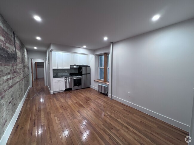 Building Photo - 175 Pinehurst Ave