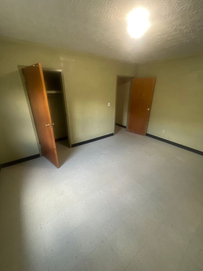 Foto del edificio - 370 E Gordon Ave