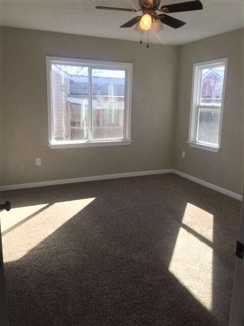 Foto del edificio - 1206 NW Oak Ave