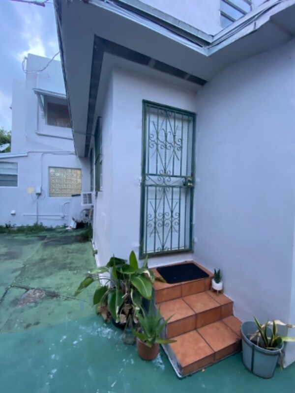 Foto del edificio - 1664 SW 9th St